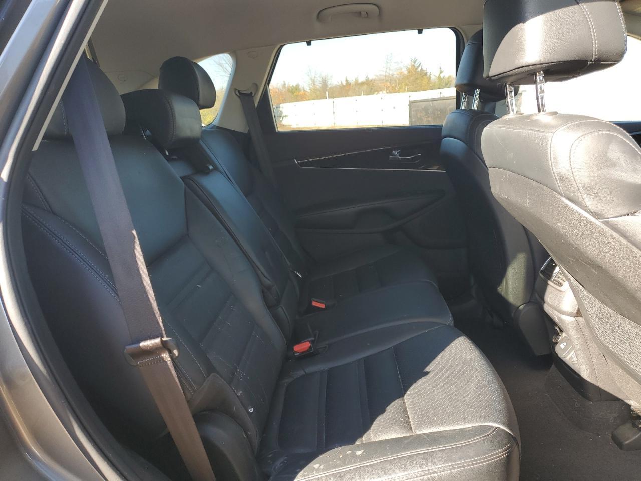 2017 Kia Sorento - zdjęcie 11
