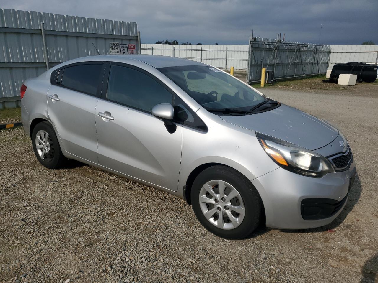 2013 Kia Rio - zdjęcie 4