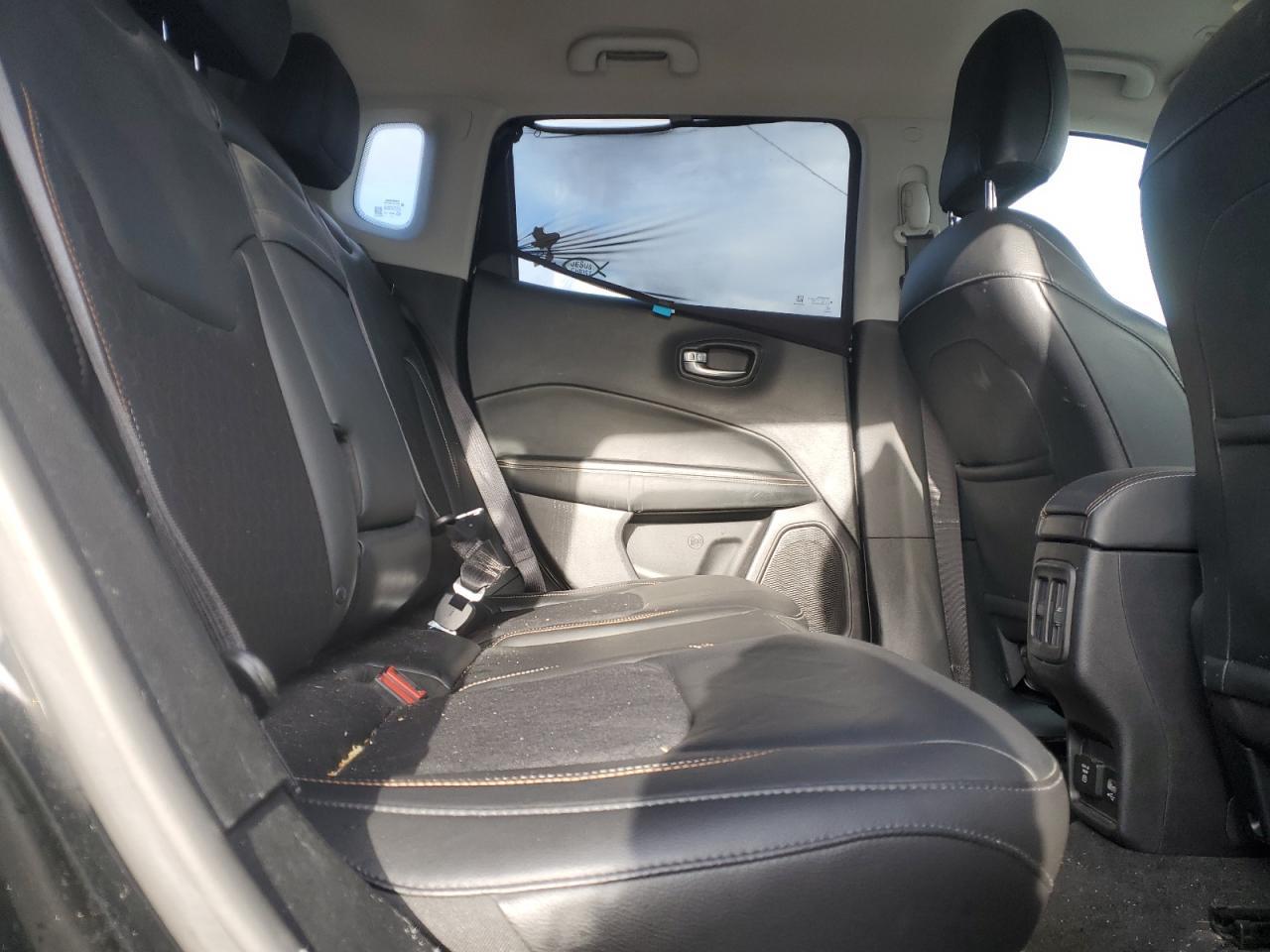 2018 Jeep Compass Latitude - zdjęcie 11