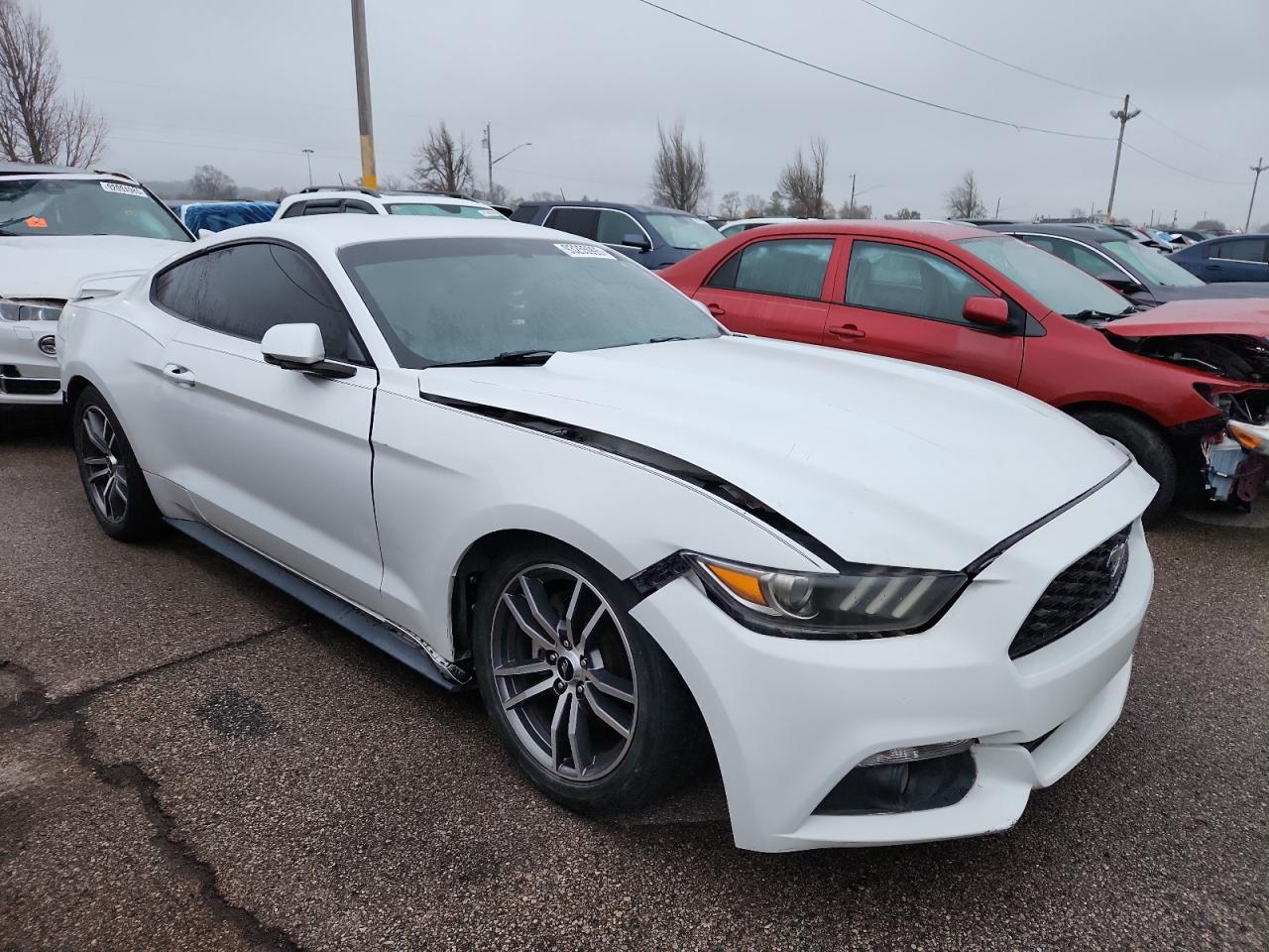 2015 Ford Mustang - zdjęcie 4