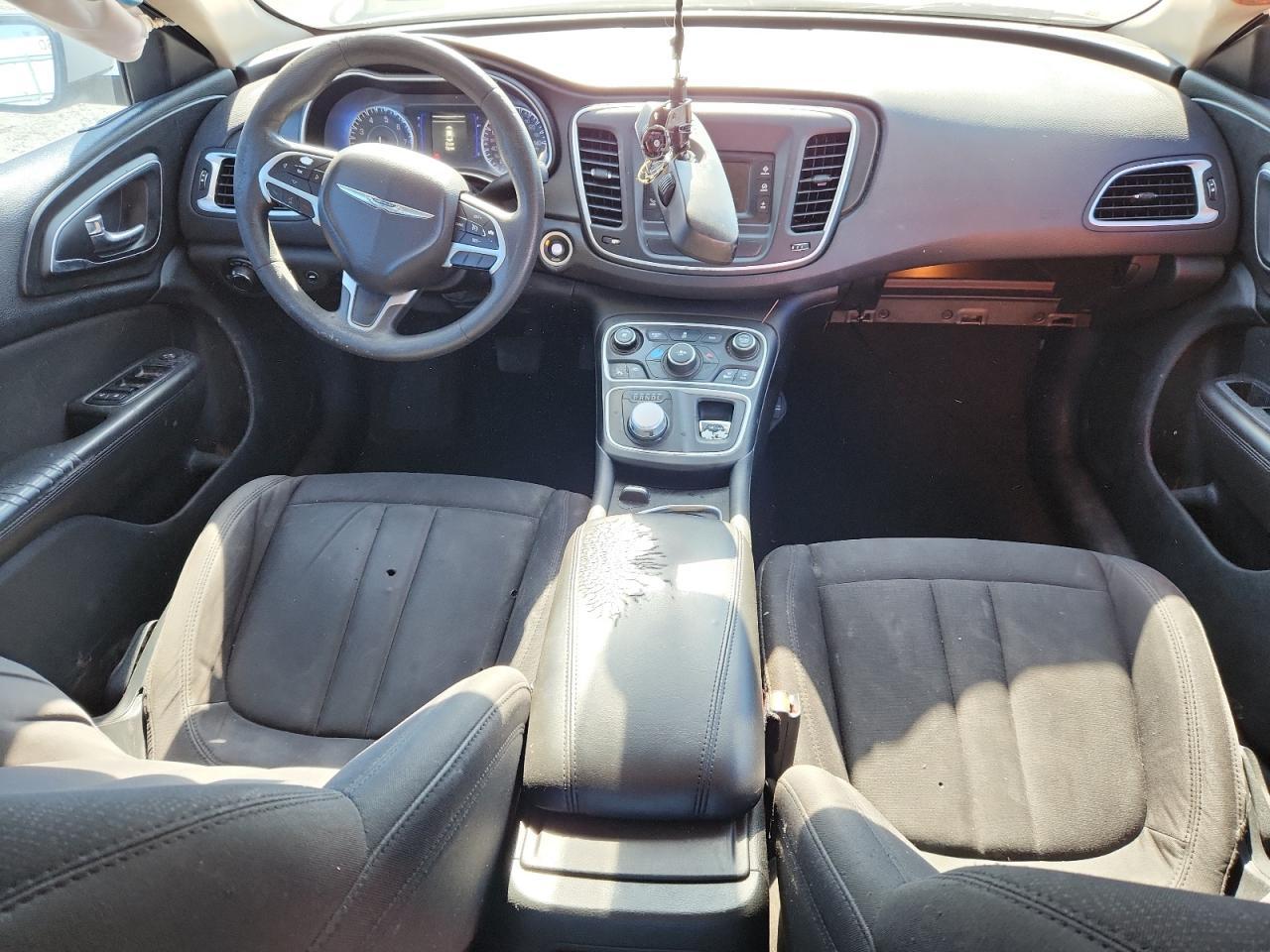 2015 Chrysler 200 Limited - zdjęcie 8