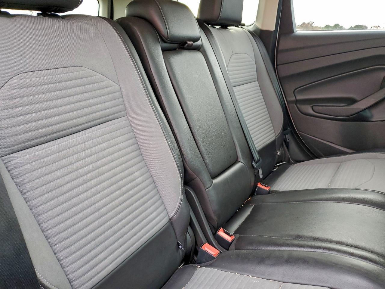 2017 Ford Escape - zdjęcie 11