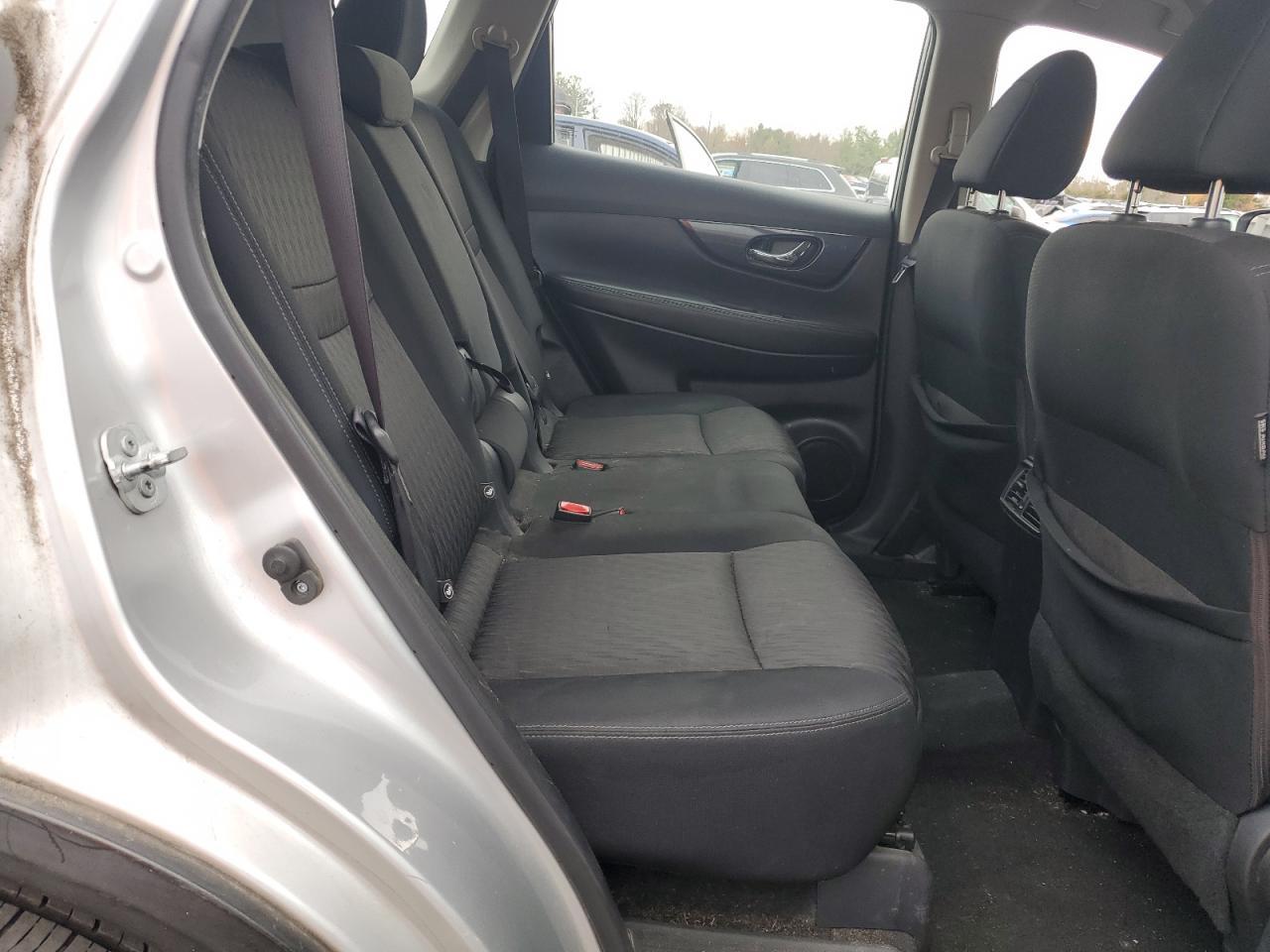 2017 Nissan Rogue - zdjęcie 11