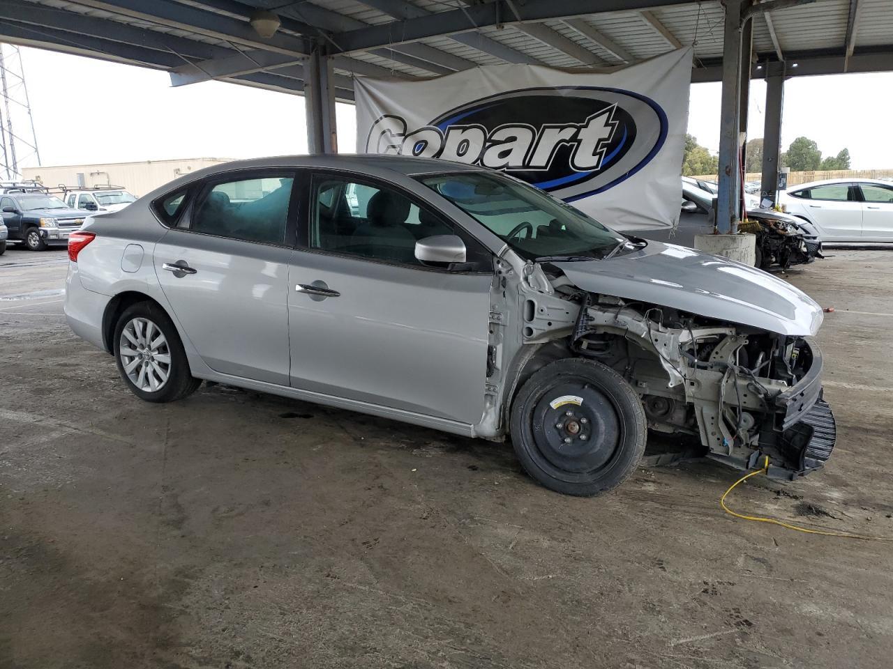 2019 Nissan Sentra S - zdjęcie 4