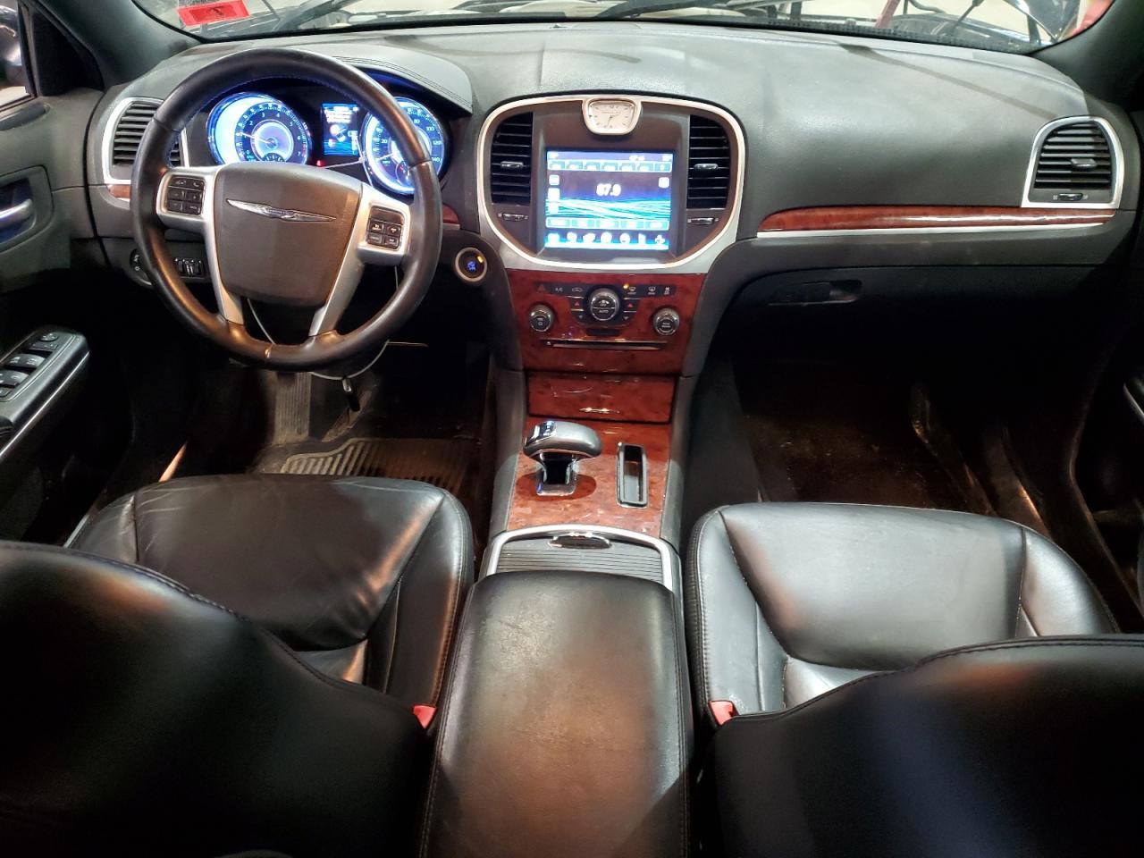 2013 Chrysler 300 - zdjęcie 8