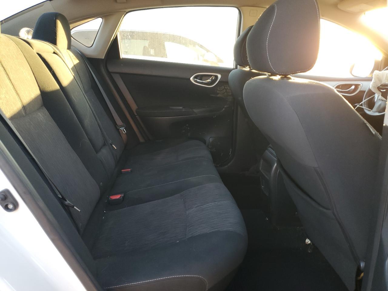 2015 Nissan Sentra - zdjęcie 10