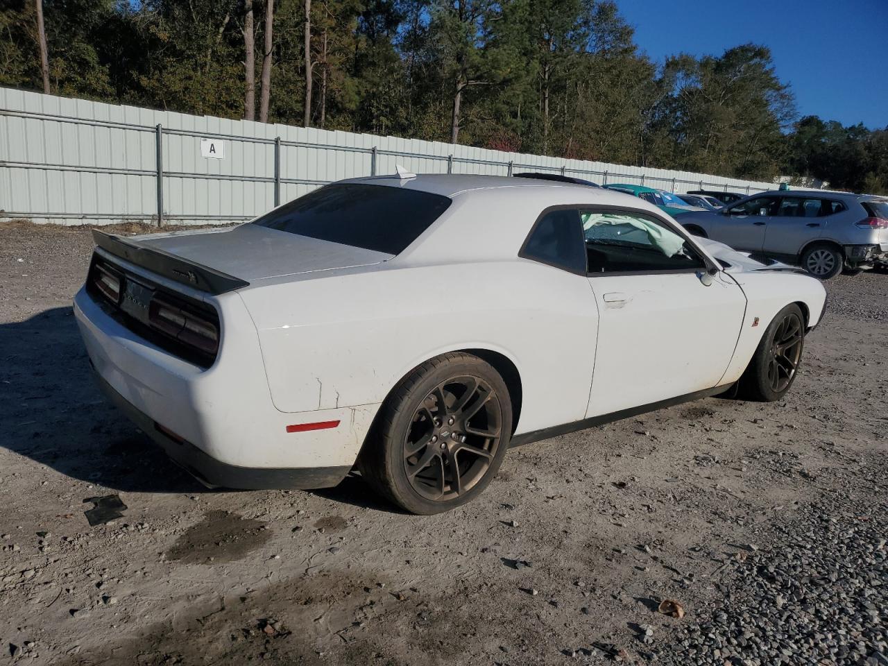 2021 Dodge Challenger - zdjęcie 3