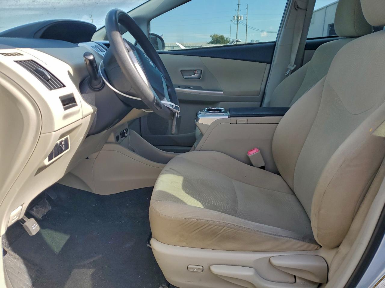 2013 Toyota Prius v (+) - zdjęcie 7