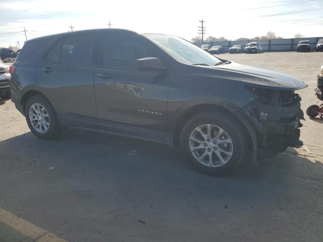2018 Chevrolet Equinox Ls - zdjęcie 4
