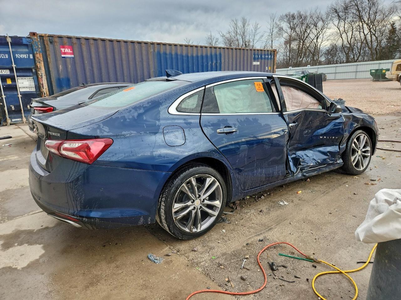 2021 Chevrolet Malibu Premier - zdjęcie 3