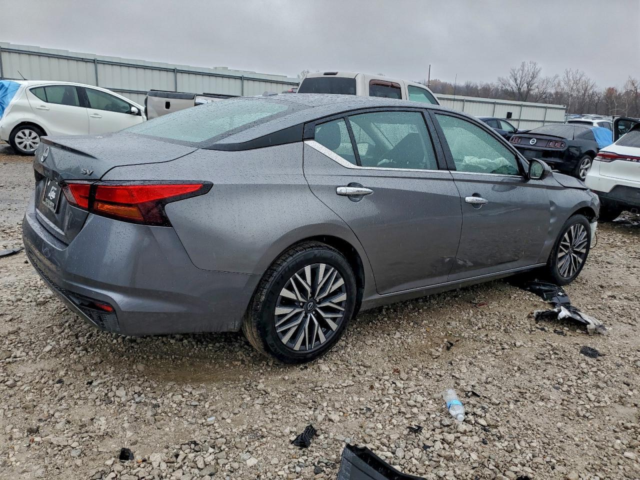 2023 Nissan Altima Sv - zdjęcie 3