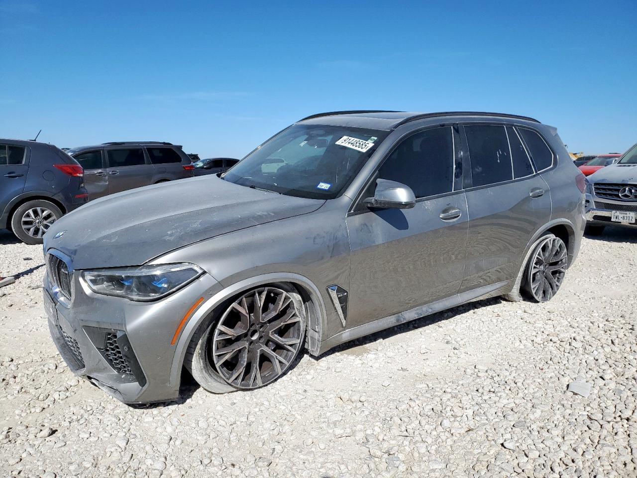 2021 BMW X5 - zdjęcie główne