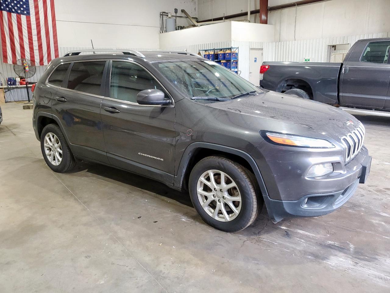 2017 Jeep Cherokee - zdjęcie 4