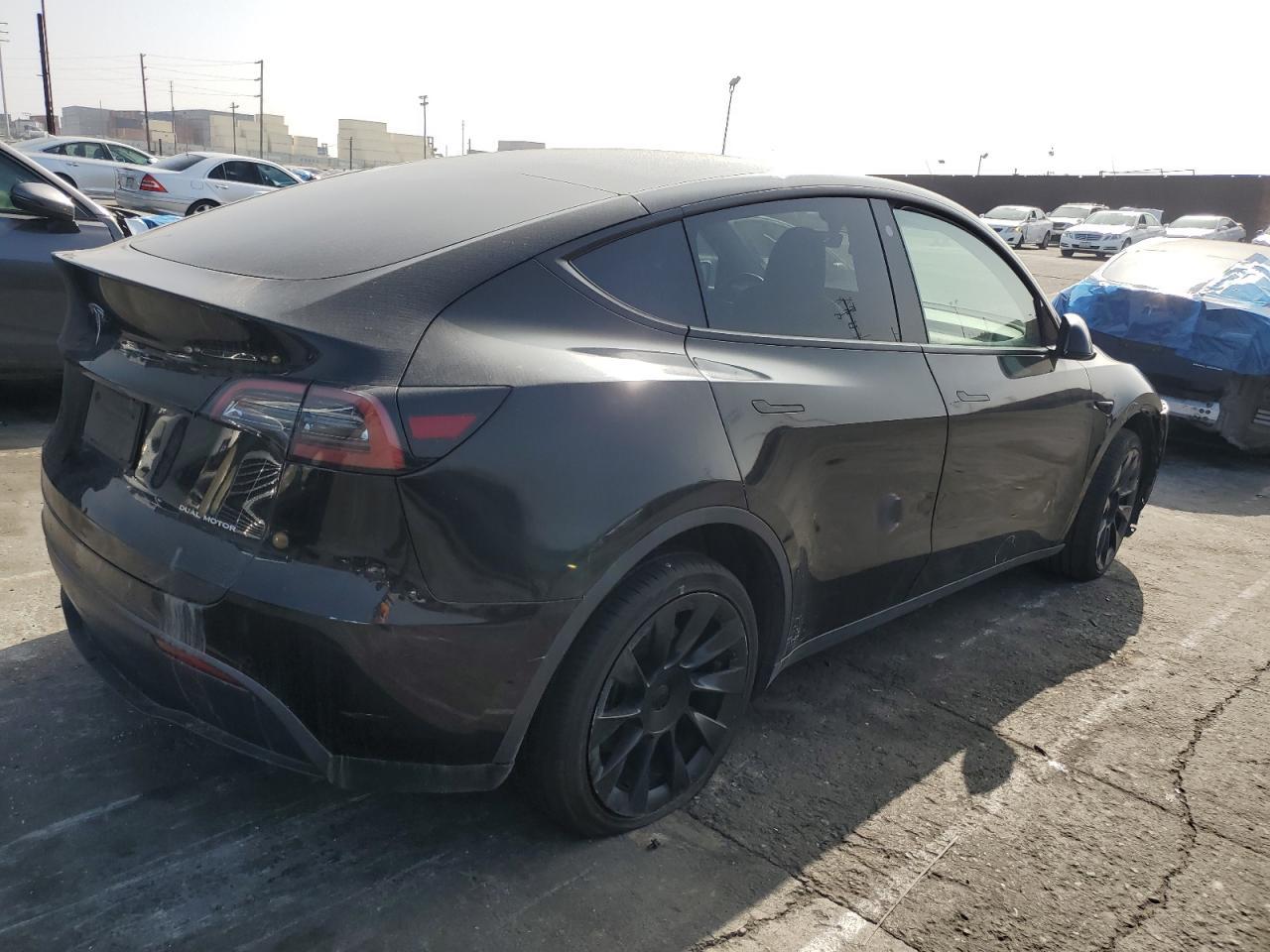 2024 Tesla Y - zdjęcie 3