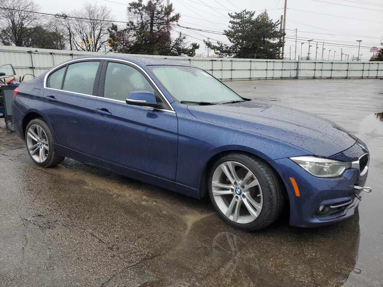 2017 BMW Seria 3 - zdjęcie 4