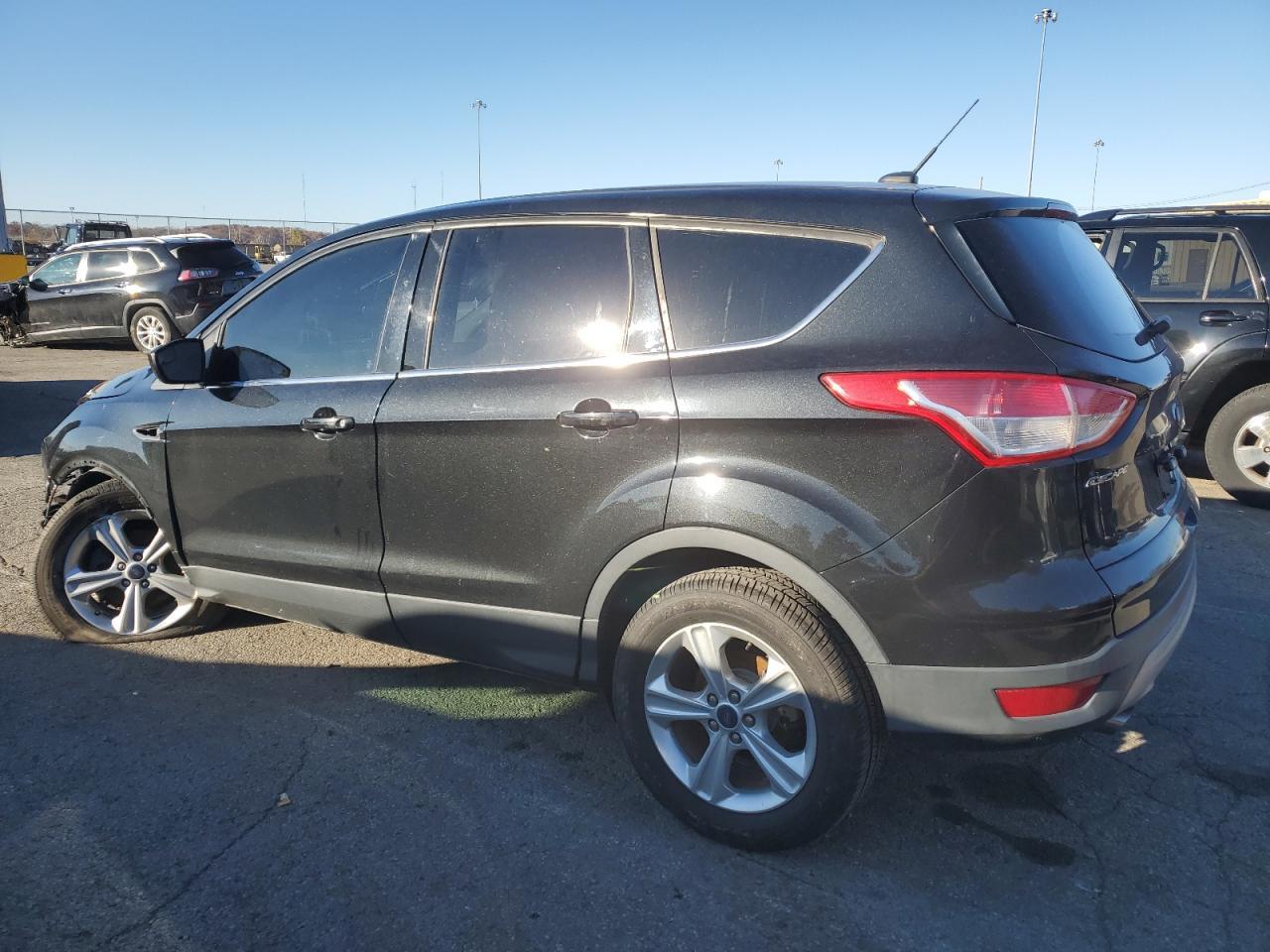 2015 Ford Escape - zdjęcie 2