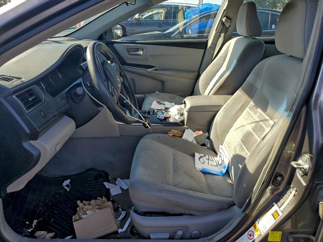 2017 Toyota Camry Le - zdjęcie 7