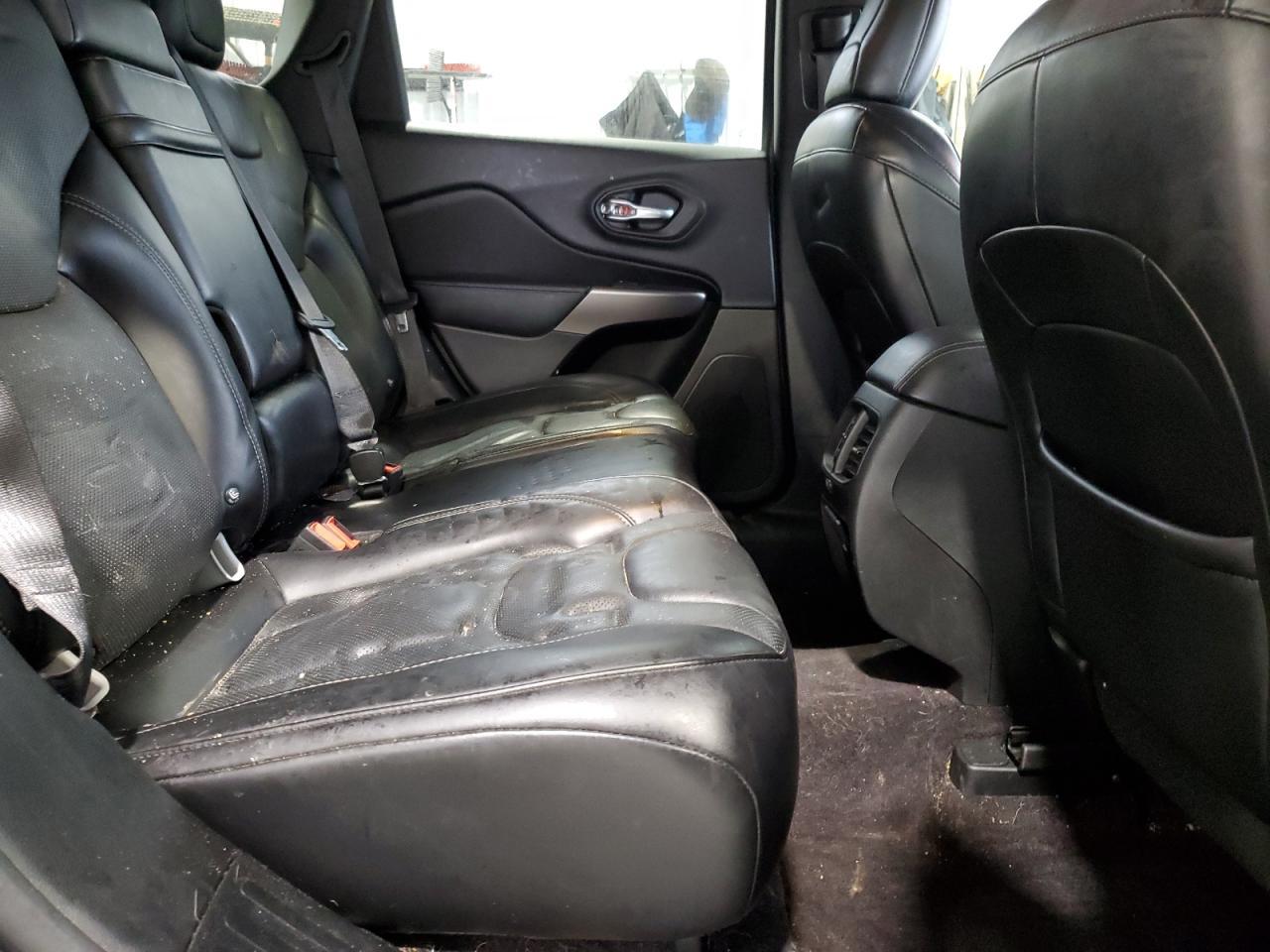 2019 Jeep Cherokee - zdjęcie 11