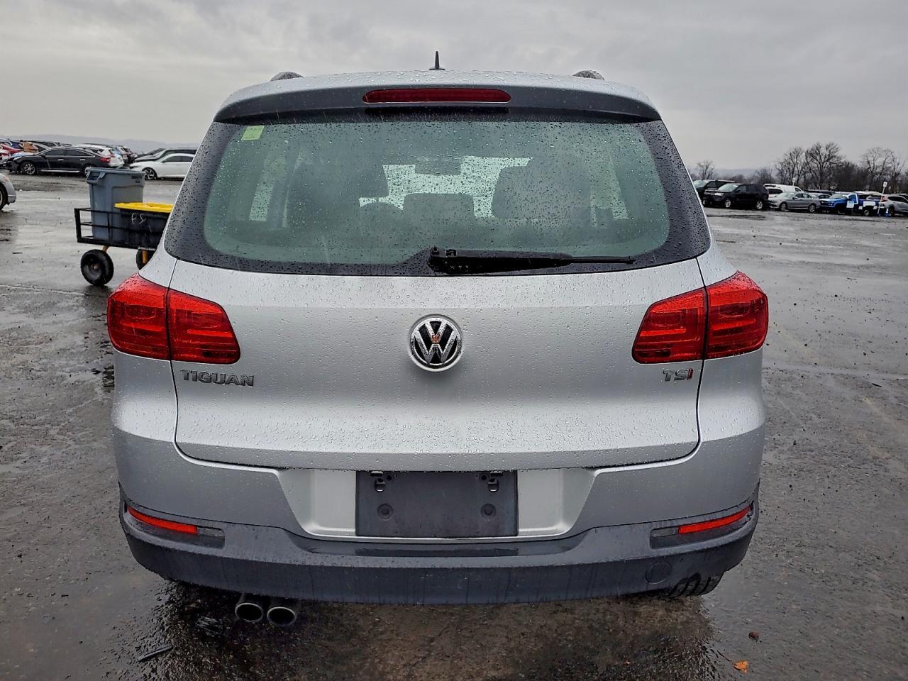 2016 Volkswagen Tiguan S - zdjęcie 6