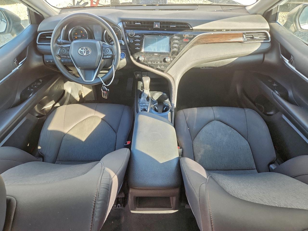 2020 Toyota Camry - zdjęcie 8