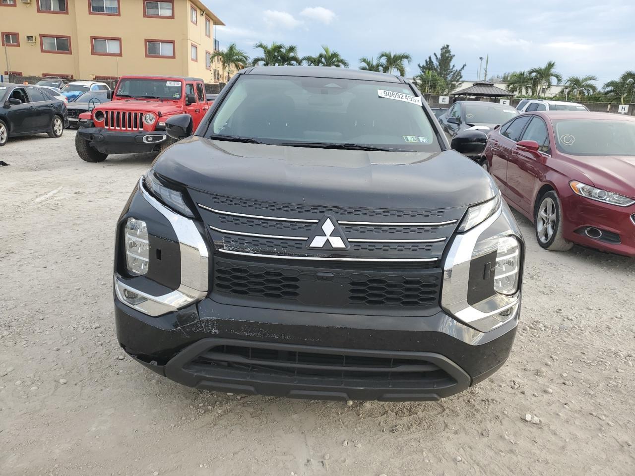2022 Mitsubishi Outlander Es - zdjęcie 5