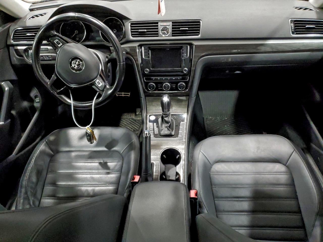 2017 Volkswagen Passat - zdjęcie 8