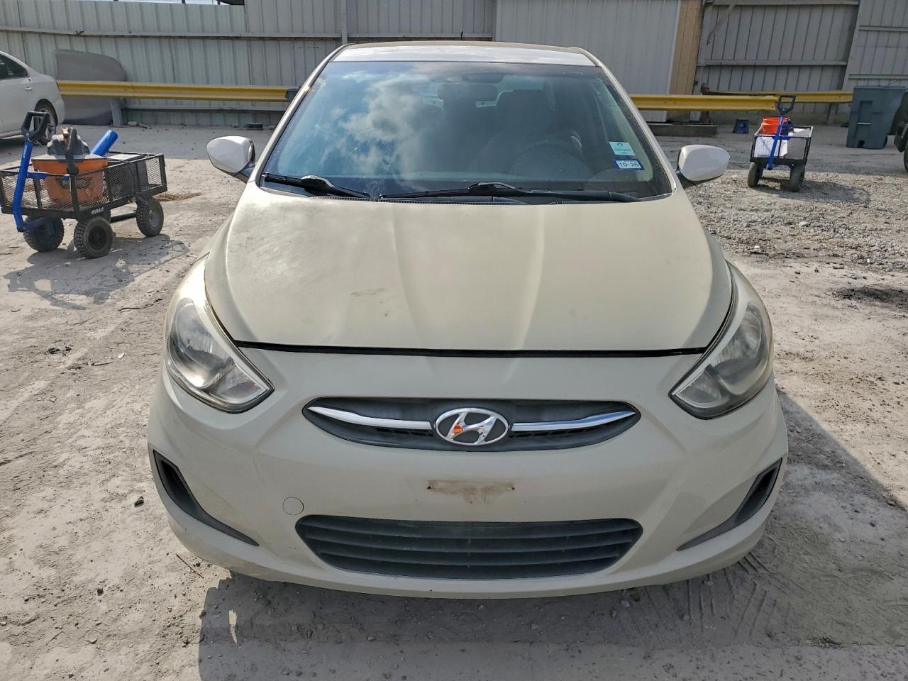 2016 Hyundai Accent - zdjęcie 5