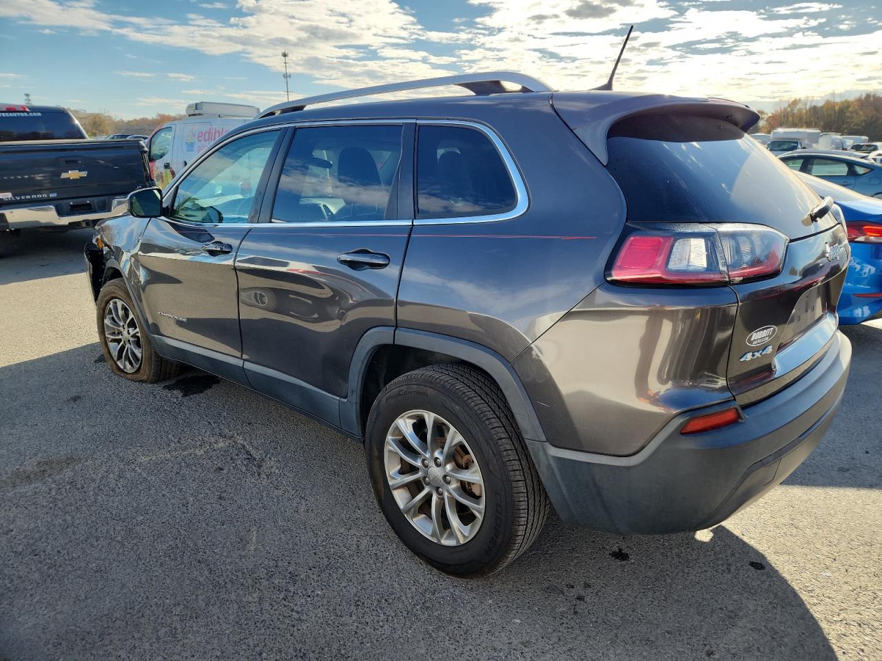 2019 Jeep Cherokee - zdjęcie 2