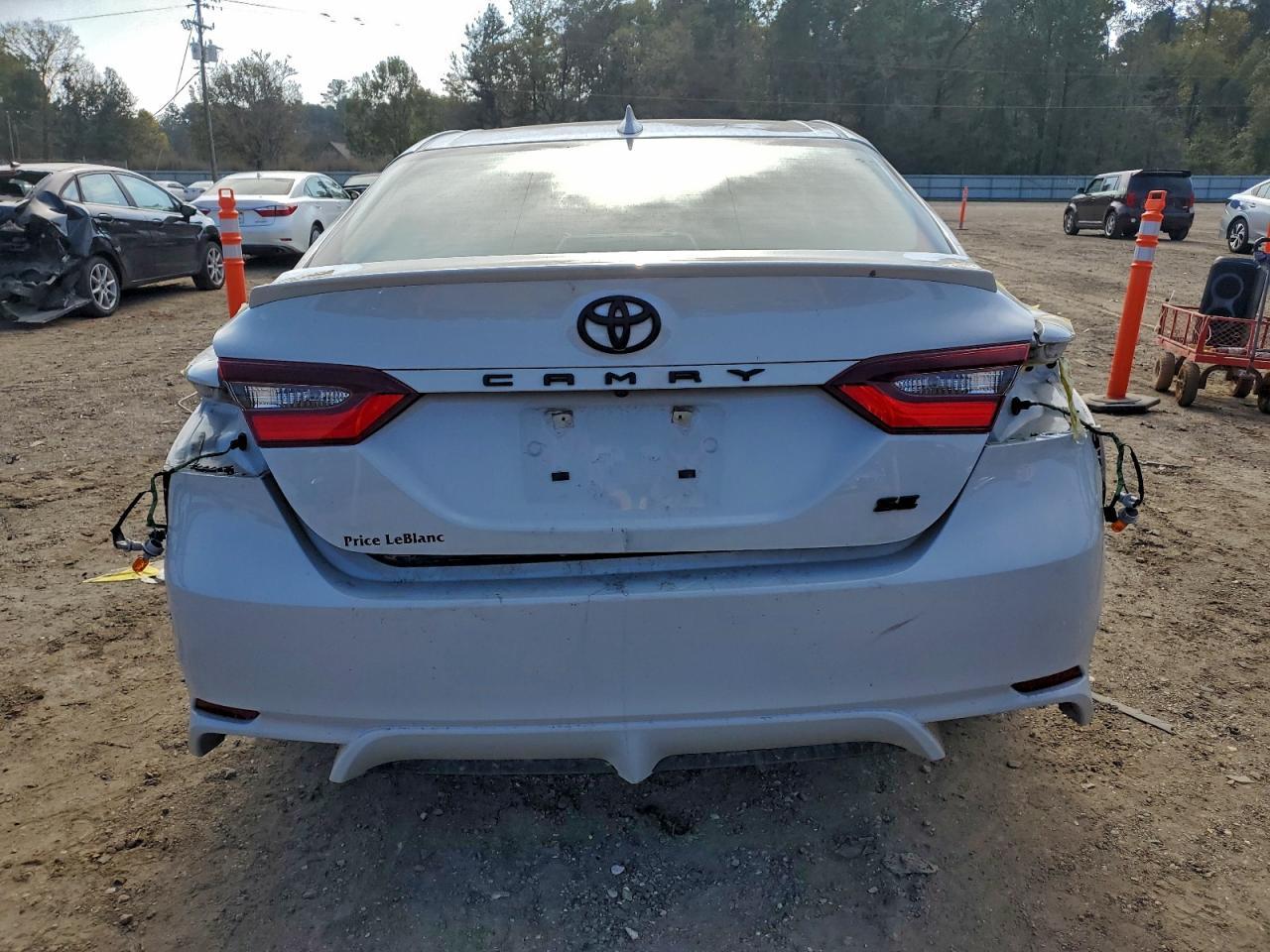 2023 Toyota Camry - zdjęcie 6