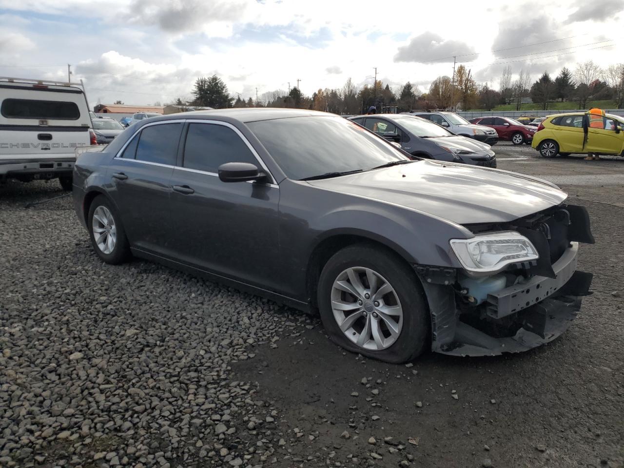 2016 Chrysler 300 Limited - zdjęcie 4
