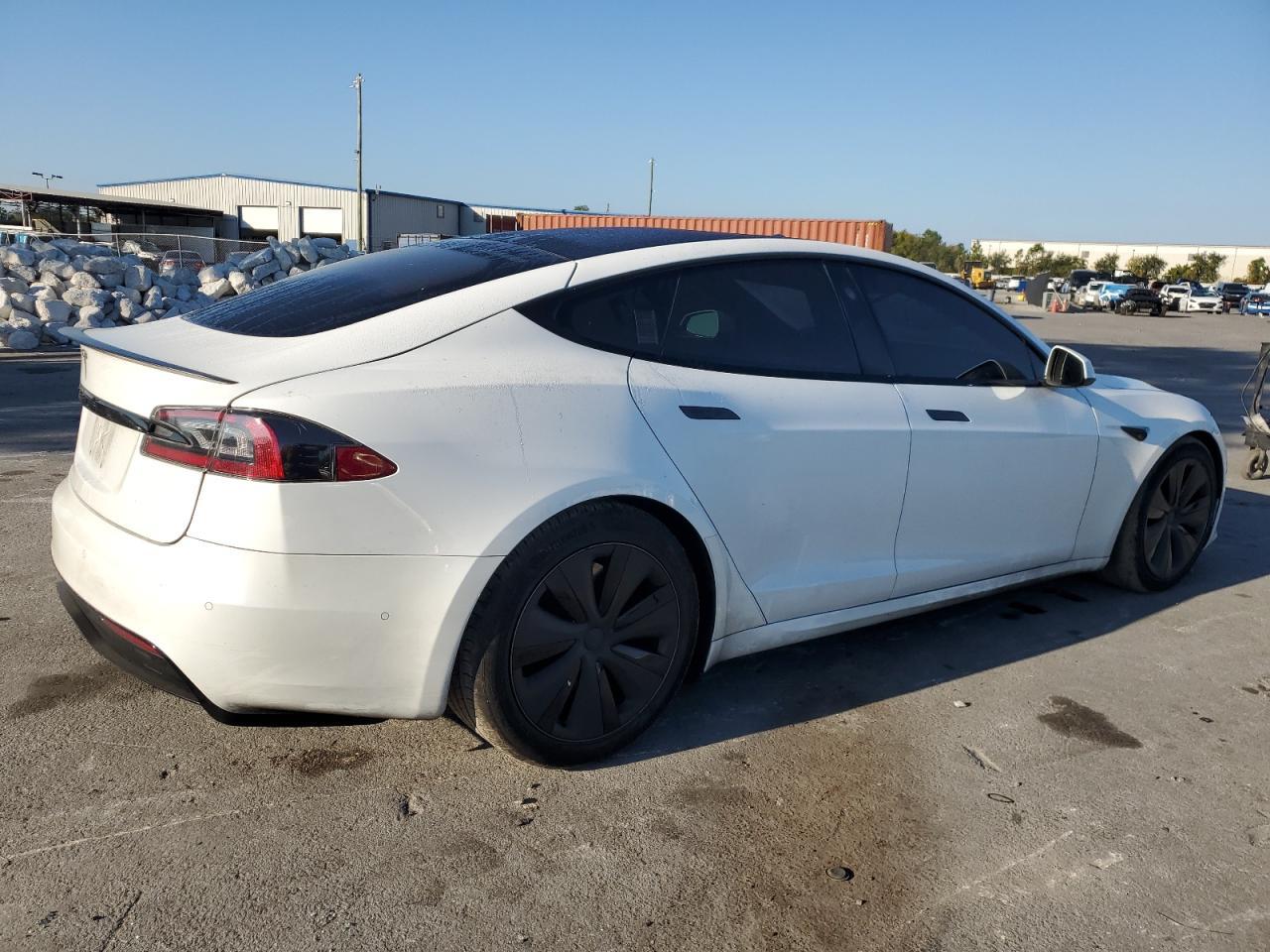 2022 Tesla Model S - zdjęcie 3
