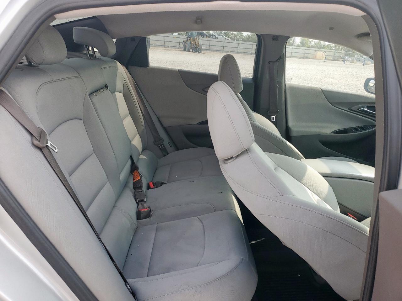 2016 Chevrolet Malibu Ls - zdjęcie 10