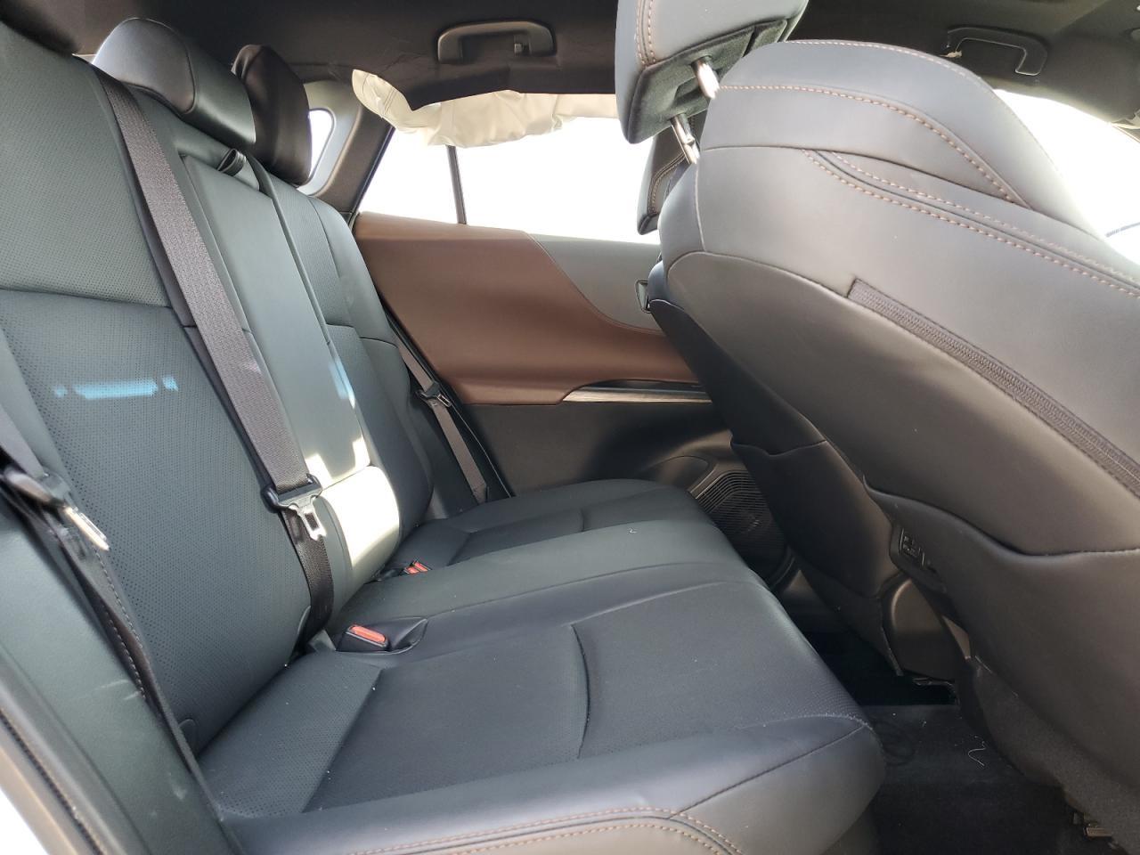 2021 Toyota Venza - zdjęcie 11