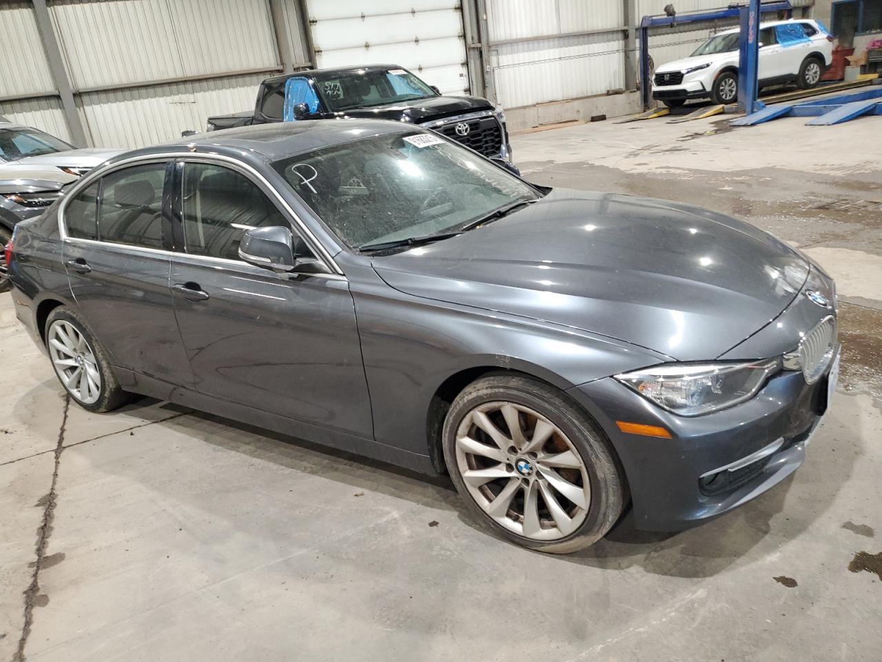2014 BMW 320 I xDrive - zdjęcie 4