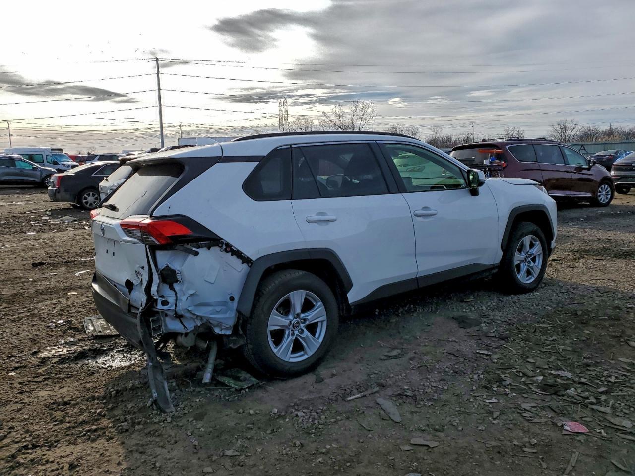 2019 Toyota RAV 4 - zdjęcie 3