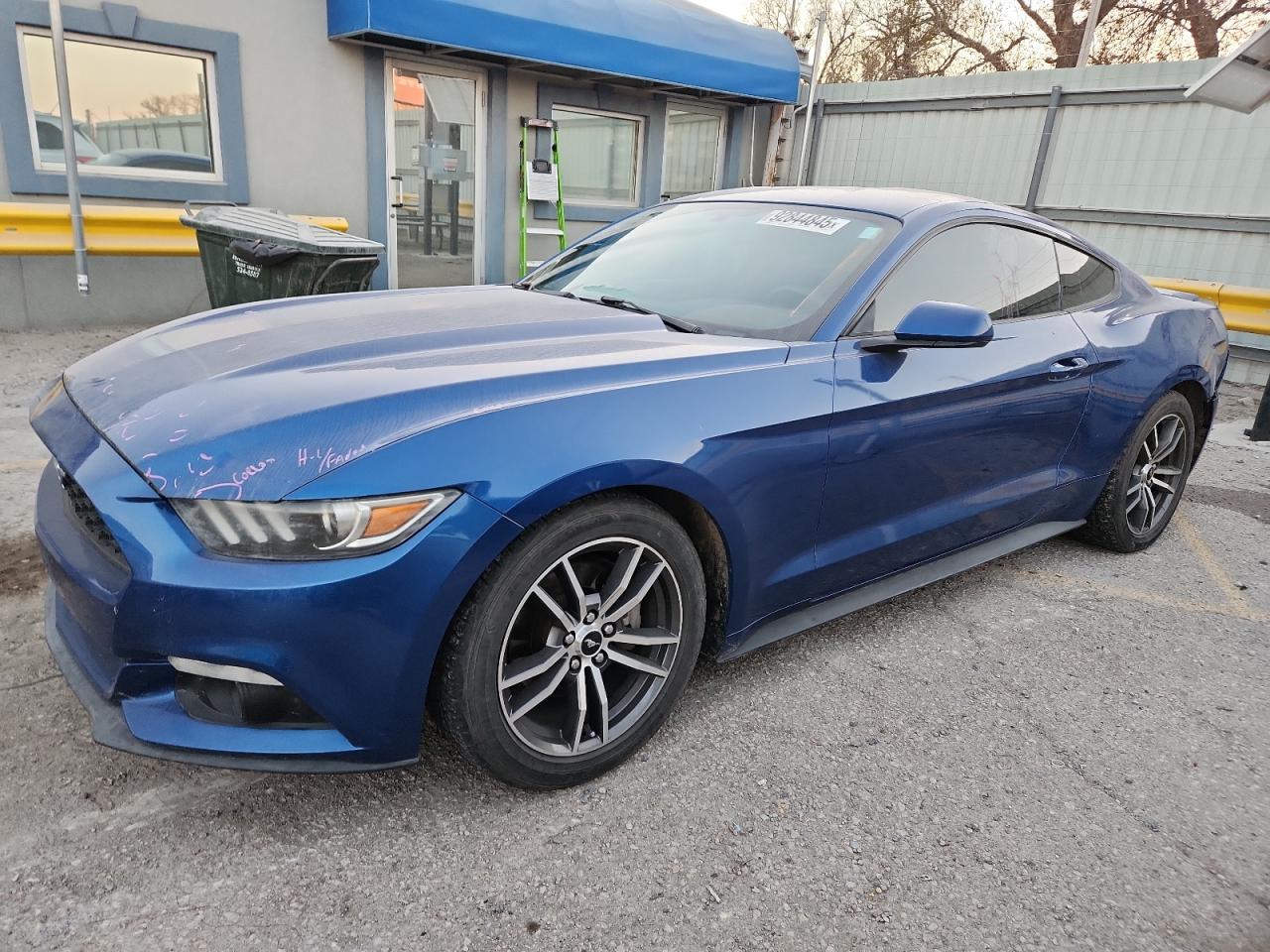 2017 Ford Mustang - zdjęcie główne