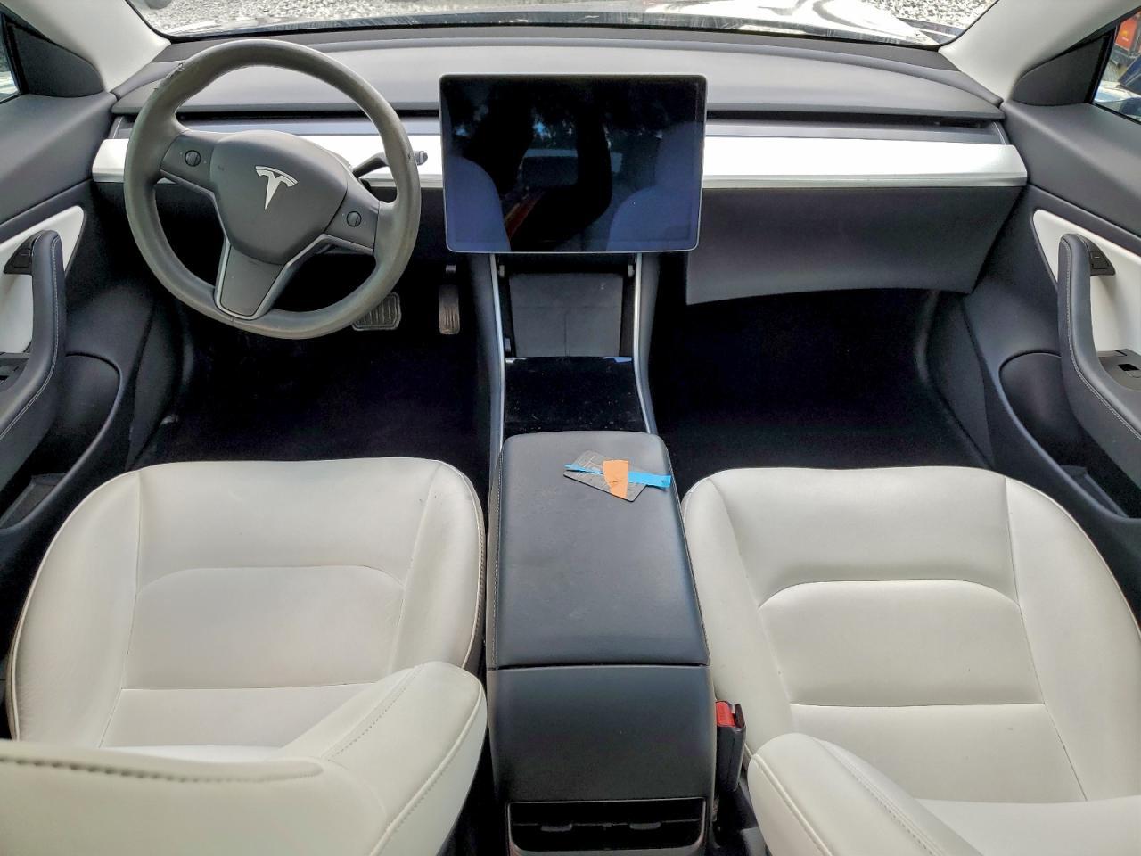 2020 Tesla Model 3 - zdjęcie 8