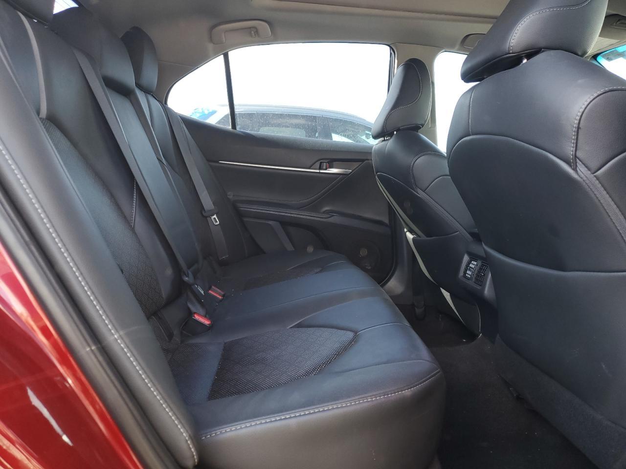 2018 Toyota Camry - zdjęcie 10