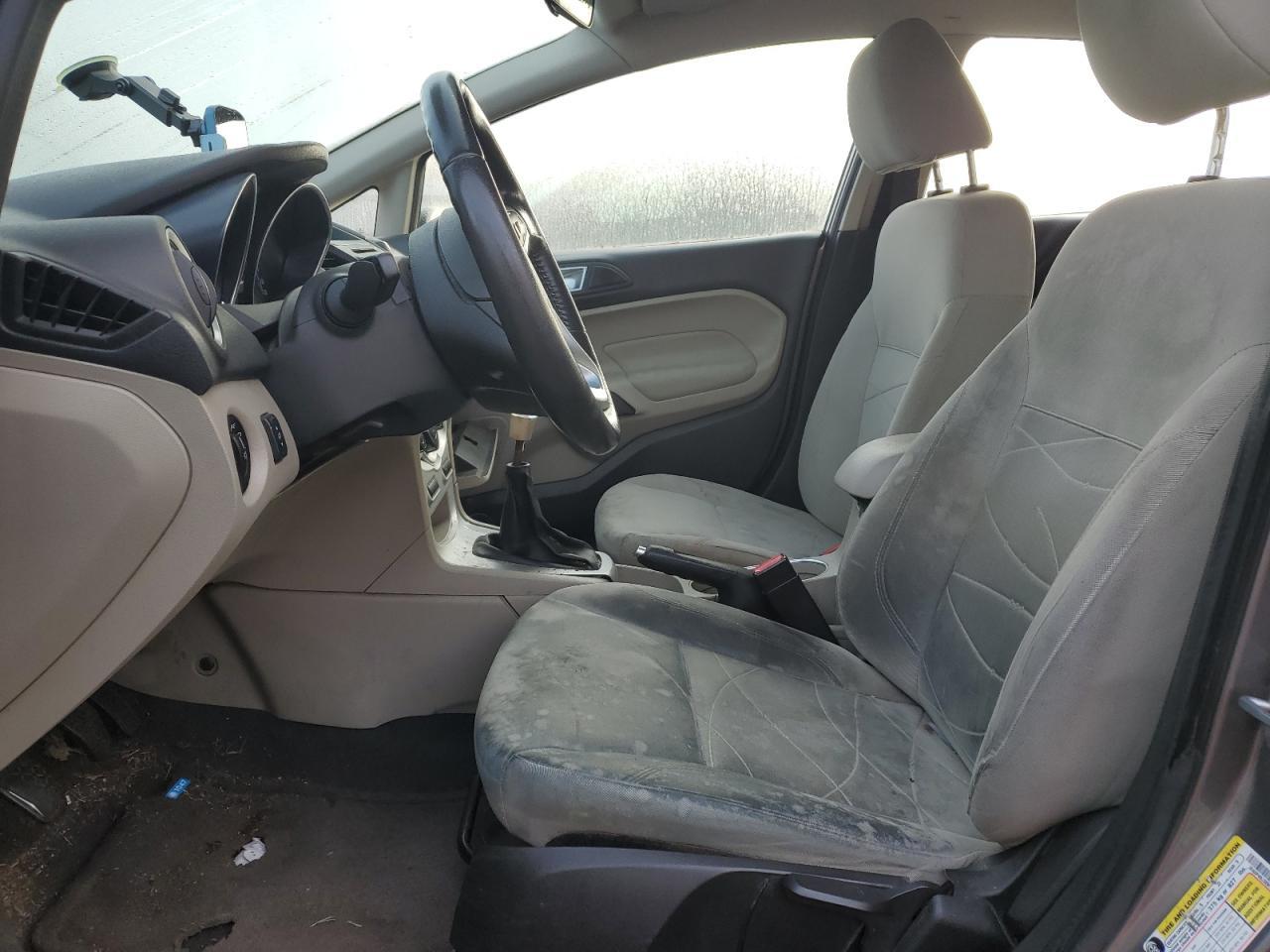 2014 Ford Fiesta Se - zdjęcie 7