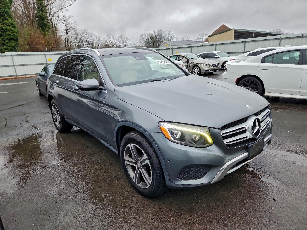 2016 Mercedes-Benz GLC - zdjęcie 4
