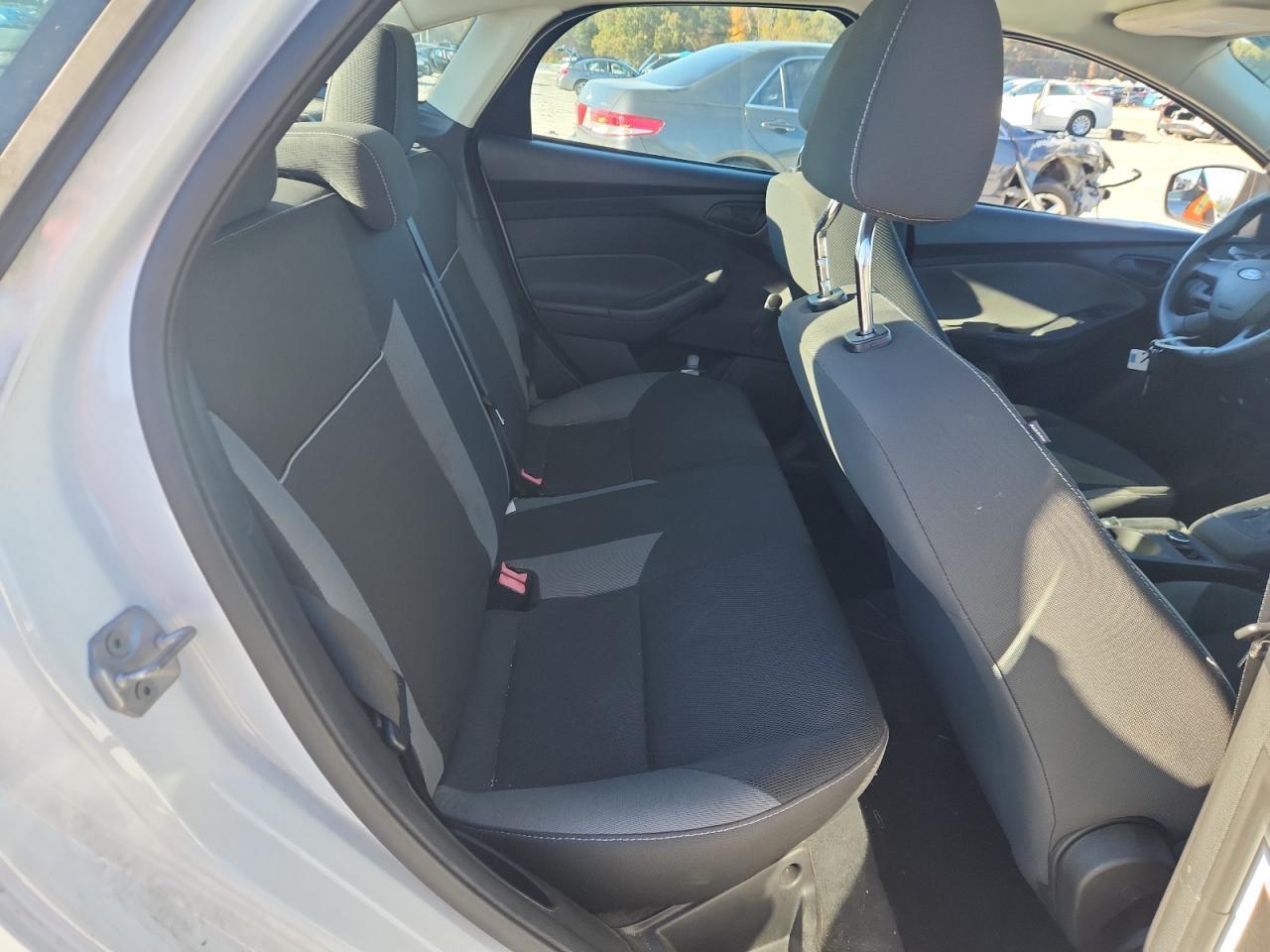 2014 Ford Focus - zdjęcie 10