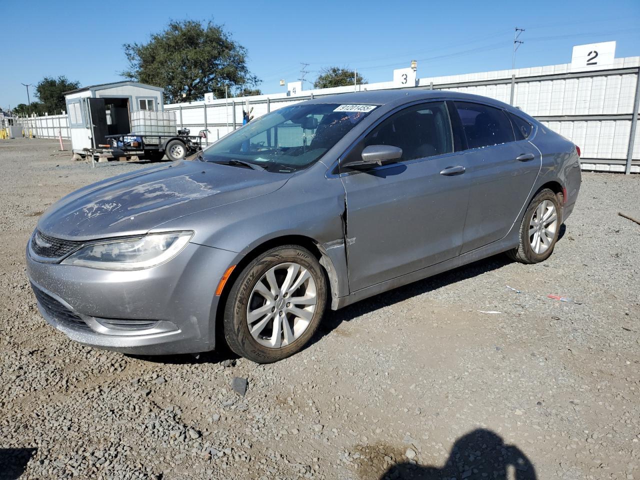 2015 Chrysler 200 Limited - zdjęcie główne