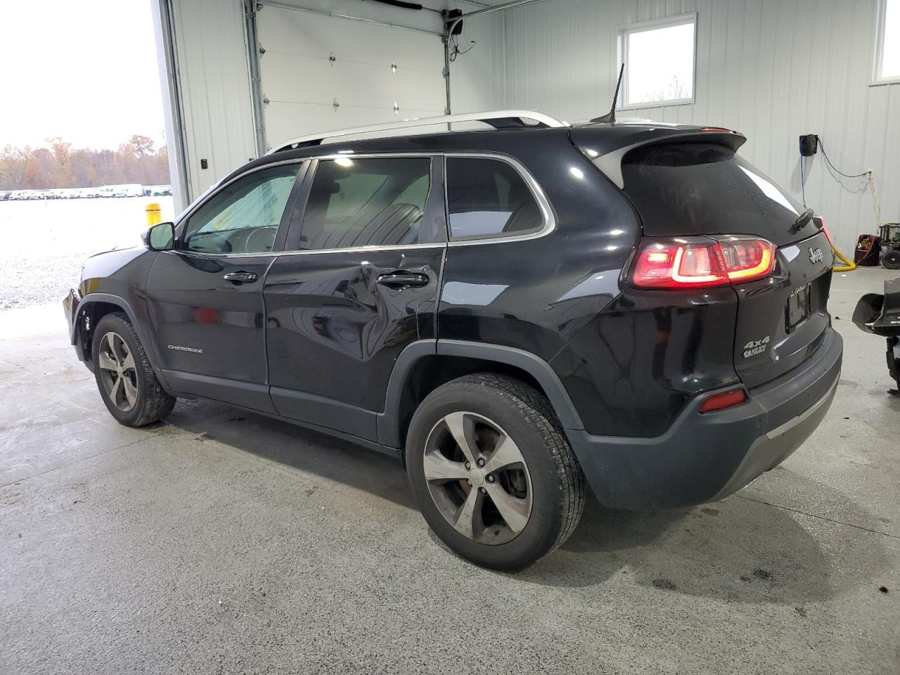 2019 Jeep Cherokee - zdjęcie 2