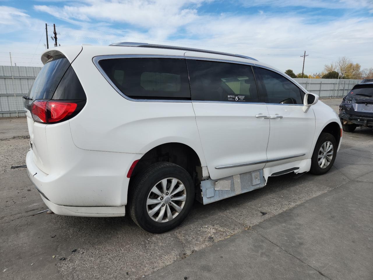 2019 Chrysler Pacifica Touring L - zdjęcie 3