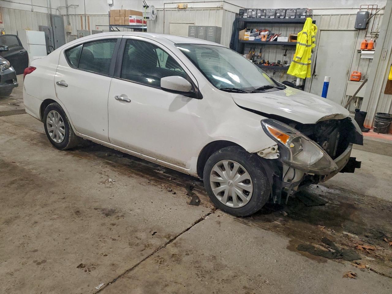 2015 Nissan Versa S - zdjęcie 4
