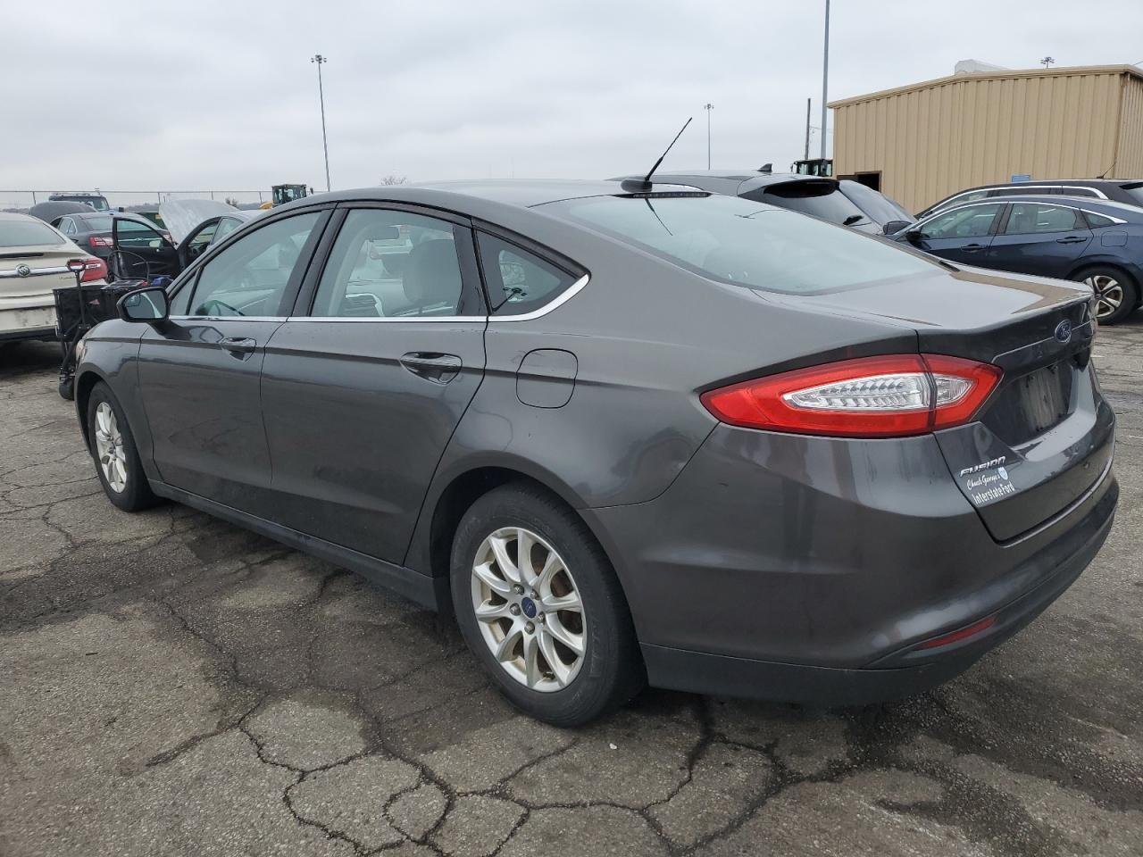 2016 Ford Fusion S - zdjęcie 2