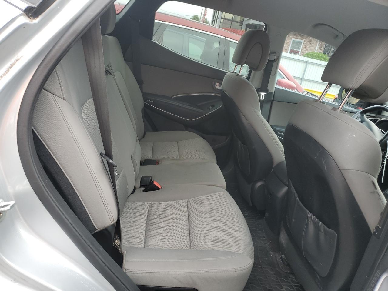 2017 Hyundai Santa Fe - zdjęcie 11