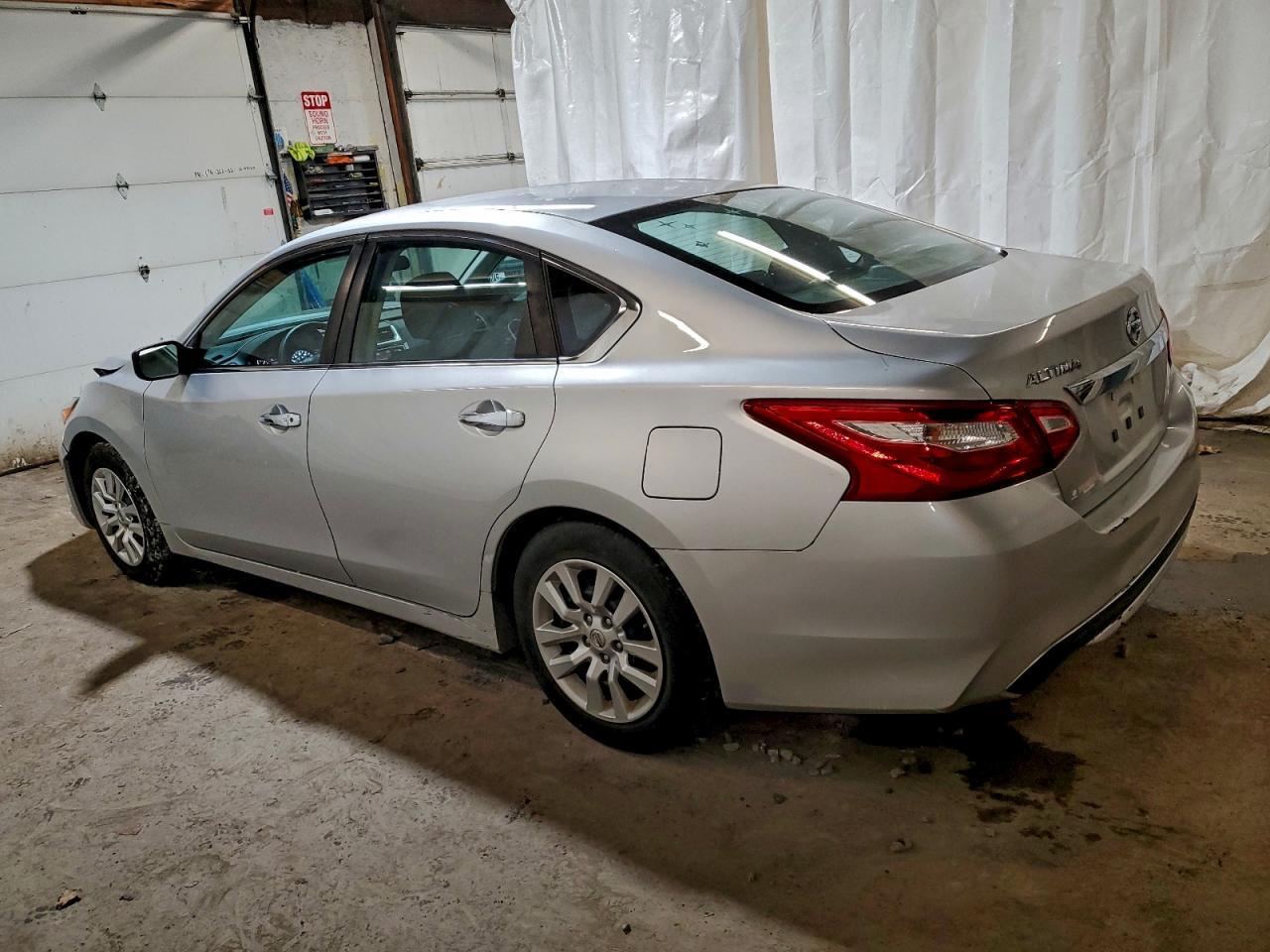 2016 Nissan Altima - zdjęcie 2