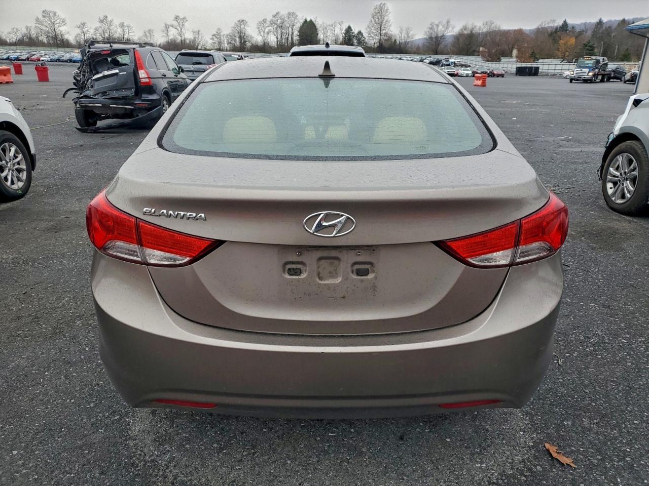 2013 Hyundai Elantra - zdjęcie 6