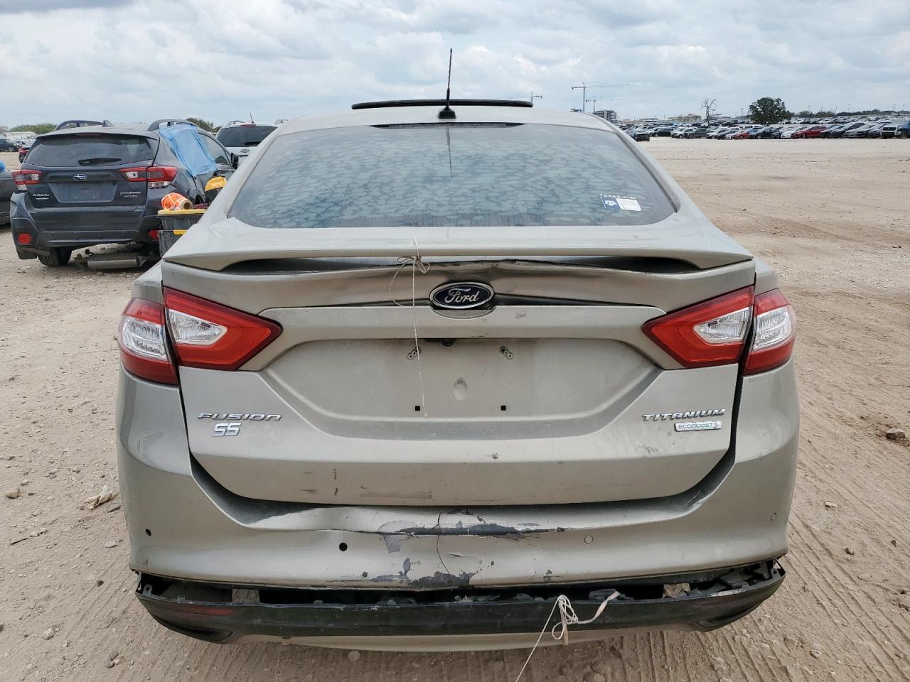 2015 Ford Fusion - zdjęcie 6